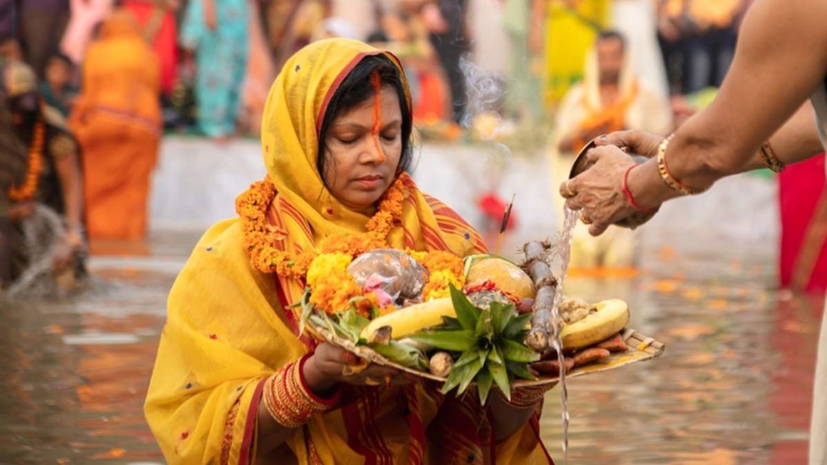 Know All About Chhath Puja 2023 Time History Significance Leverage Edu 7523